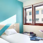 Hotel Ibis Budget Centre Renove En 2025 - Economique Au Centre De