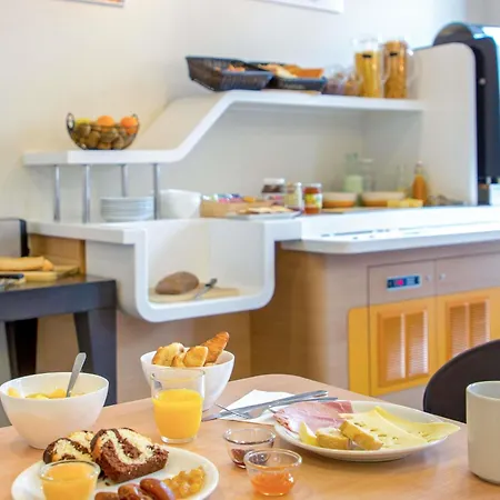 Hotel Ibis Budget Centre 2*