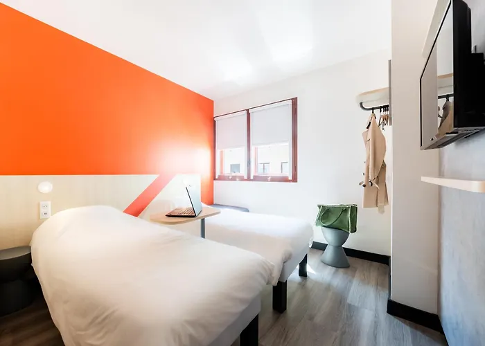 Hotel Ibis Budget Centre Rénové En 2025 - Economique Au Centre De 2*