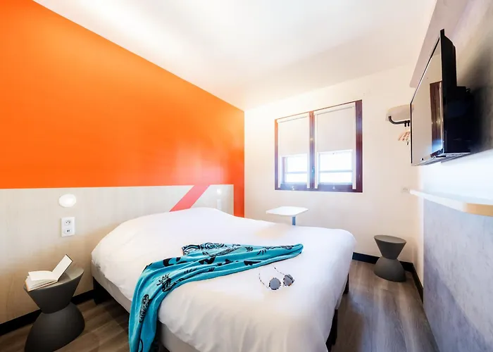 Hotel Ibis Budget Centre Renove En 2025 - Economique Au Centre De 2*