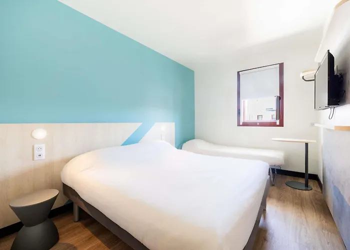 Ibis Budget Centre Renove En 2025 - Economique Au Centre De Hotell 2*