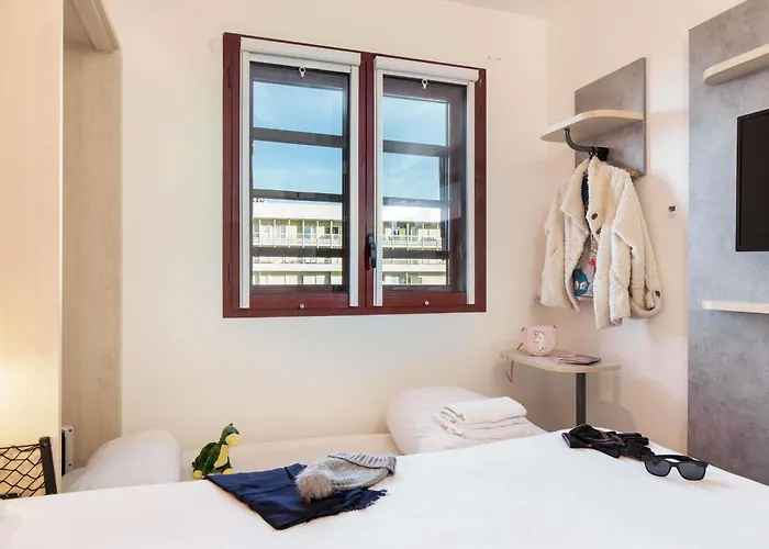 Hotel Ibis Budget Centre Renove En 2025 - Economique Au Centre De 2*
