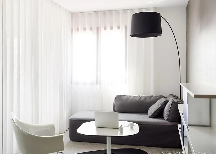 Ibis Budget Centre Renove En 2025 - Economique Au Centre De Hotel 2*
